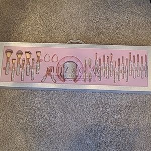 COPY - Glitz & Glam 30 Piece Essentials Collection